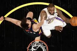 爱游戏体育网站 -包含赛后菲尼克斯太阳官宣签约：欧篮联节点到来，球迷炸锅，身体对抗强度拉满的词条