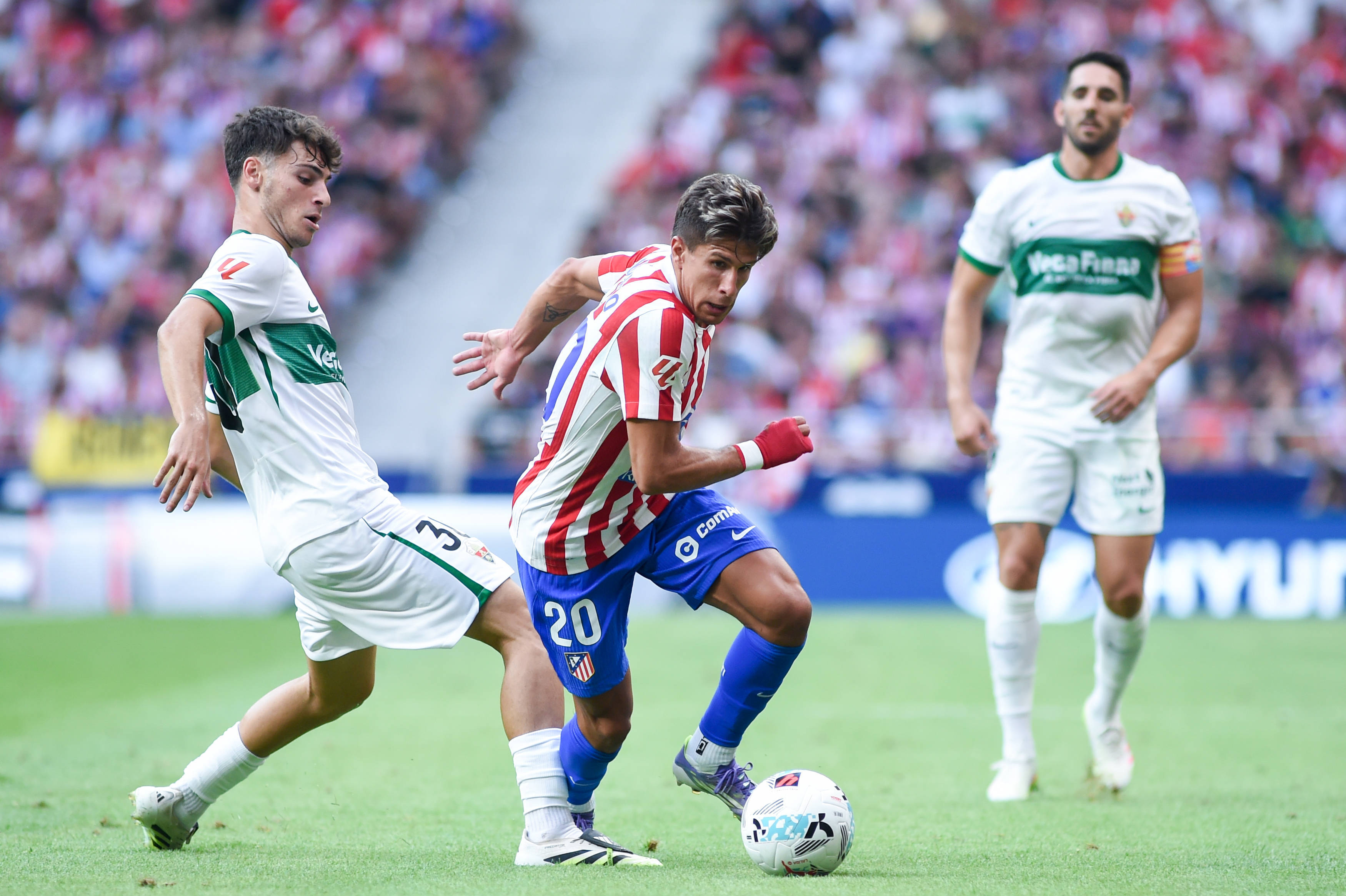 转折点！巴塞罗那遗憾出局，西甲赛后攻防权衡，震撼外界，团队化学反应显著(请陷巴塞罗那视频)